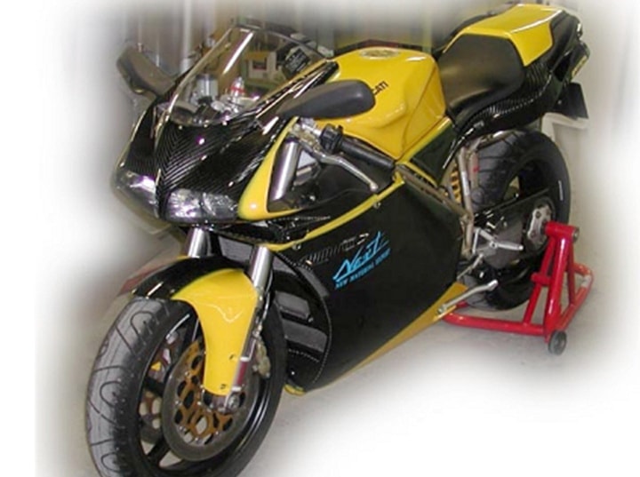 DUCATIボディカウル